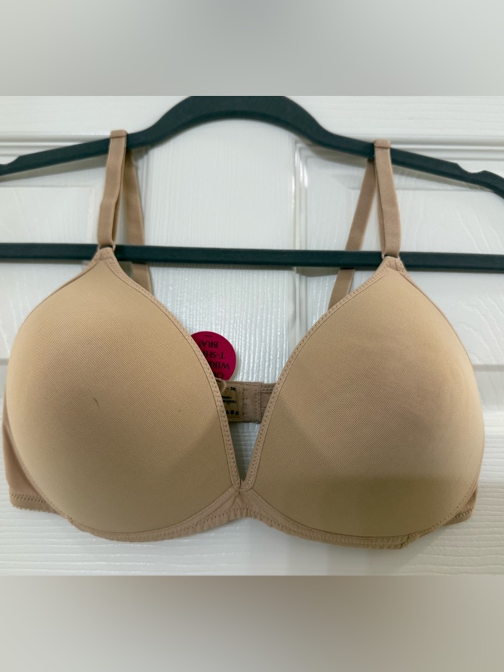 NWT:  vassarette Light Beige Smooth T-Shirt Bra